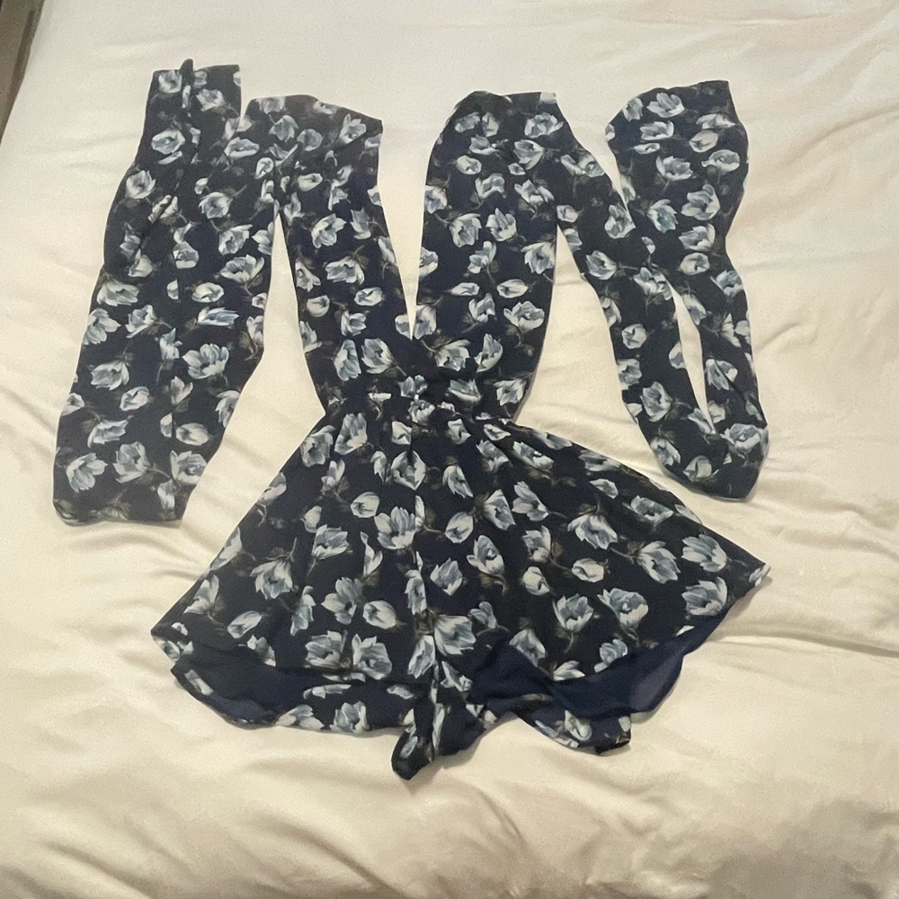 Lulus Elevated energy navy blue floral print convertible romper - Picture 10 of 12